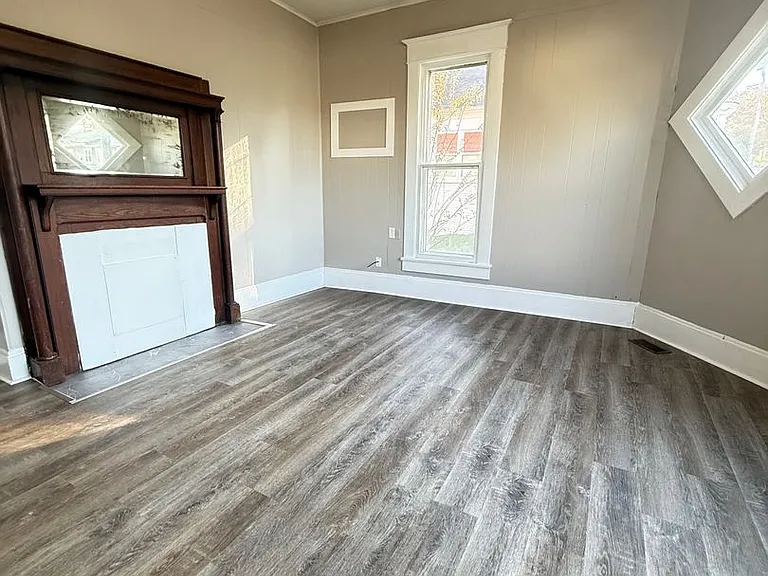 208 Oakland St — Photo 5