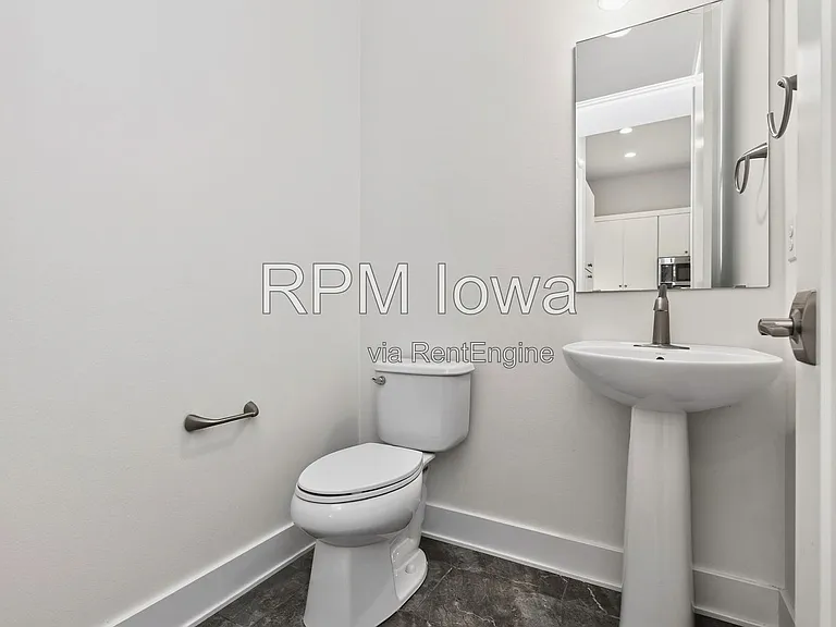 244 E Center St — Photo 13