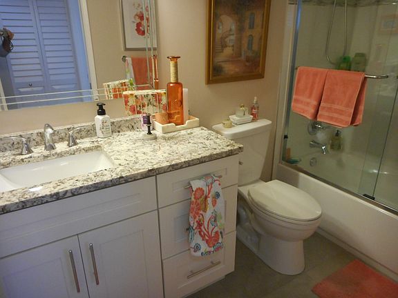 3rd image of 7281 Amberly Ln