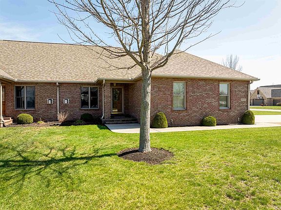 2nd image of 19 Deercross Dr