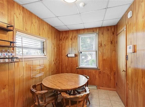 5th image of 5225 Gladstone Blvd