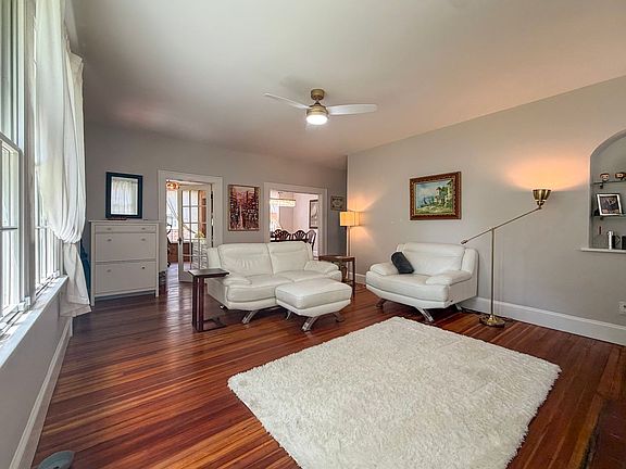 5th image of 417 SW 10th St