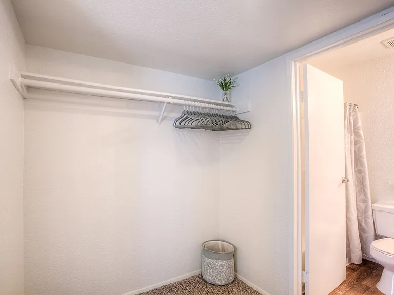 Waterstone Alta Loma Apartments — Photo 46