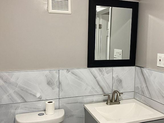 4th image of 23303 Linden Blvd Floor 2