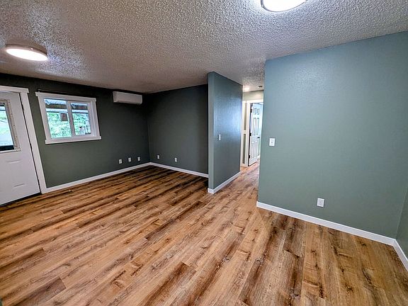 5th image of 8829 Glendale St #17-24