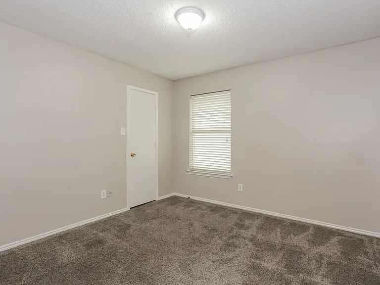 6505 Nicole Way — Photo 14