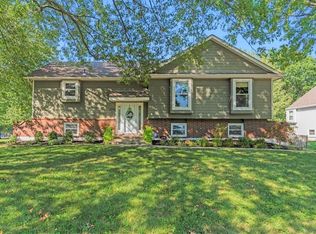1770 SE Silkwood Ln, Lees Summit, MO 64063