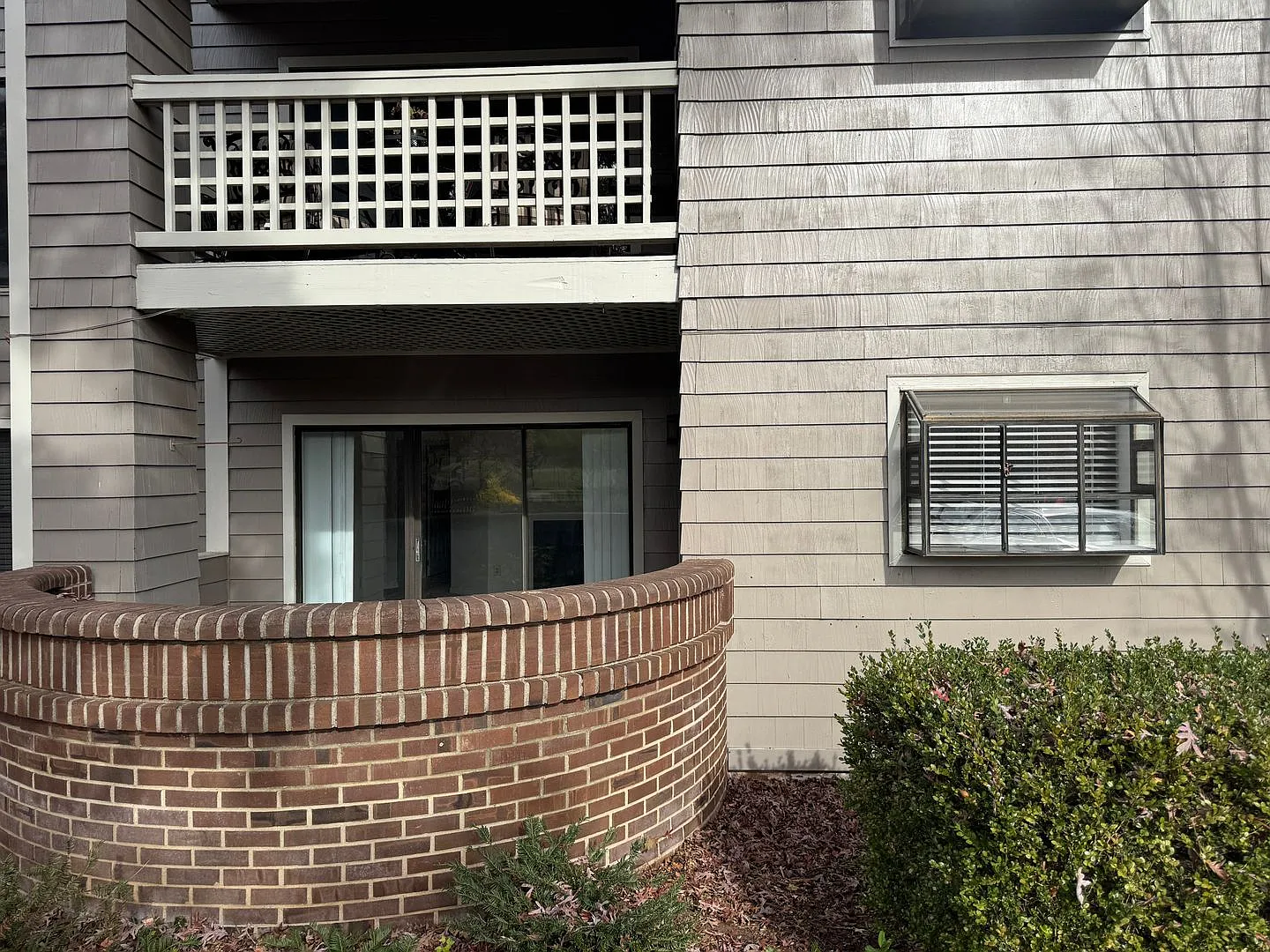 2 bedroom 2 bath condo in Parkside Condos next to Fletcher Park — Photo 2