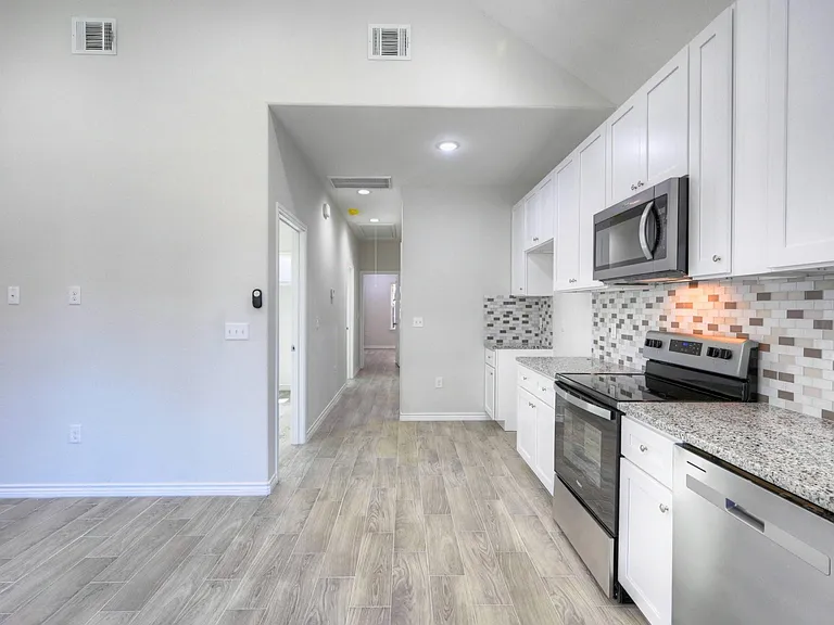 10085 Calendar St — Photo 11