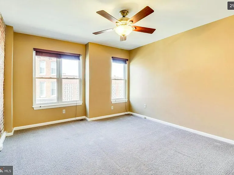 1309 Light St — Photo 14