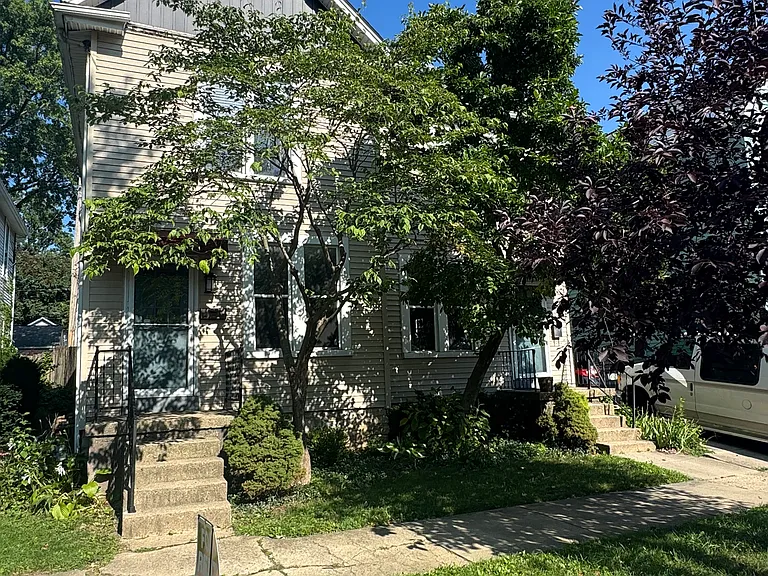 1020 Highland St — Photo 1