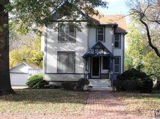 323 SW Woodlawn Ave, Topeka, KS 66606