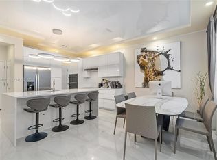 Hillcrest, Hollywood, FL 33021