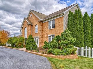 838 Stonybrook Ln, Lewisberry, PA 17339