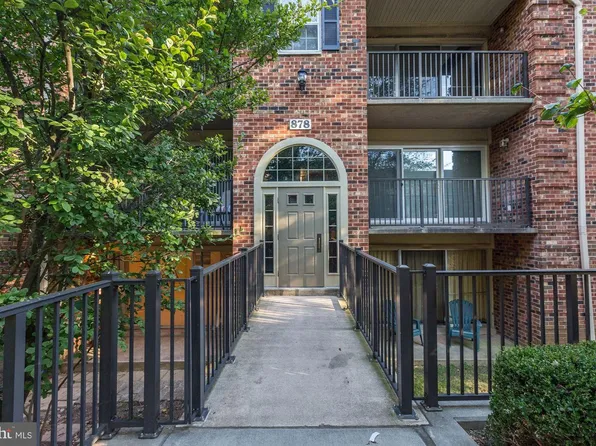 878 College Pkwy #10, Rockville, MD 20850