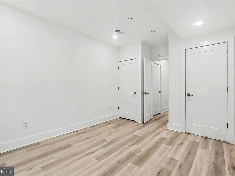 1843 E Huntingdon St #A — Photo 17