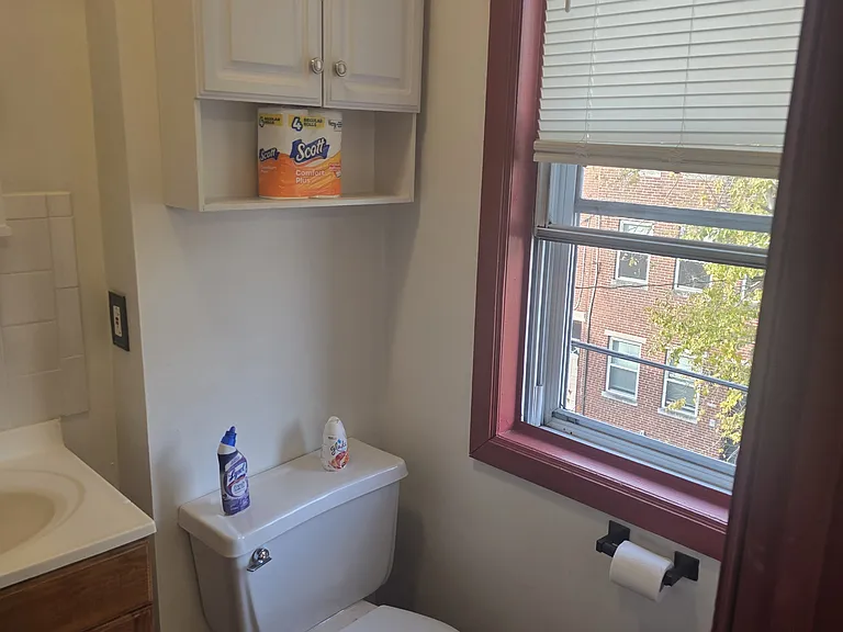 1622 Bainbridge St #3F — Photo 38