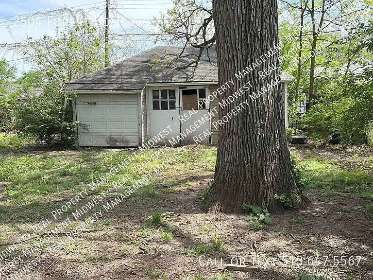 2504 Forest Home Ave — Photo 34
