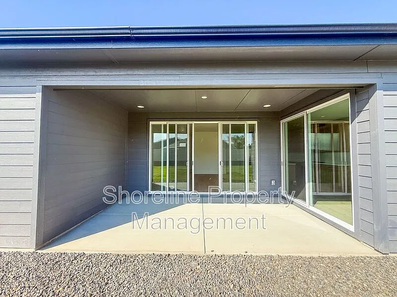 3 bed, 2.0 bath, 1558 sqft, $2,495 — Photo 4