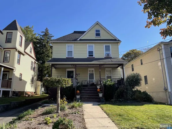 31 Park Ave, Dumont, NJ 07628