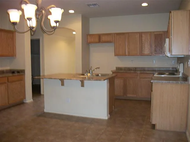 16913 W Nottingham Way — Photo 8