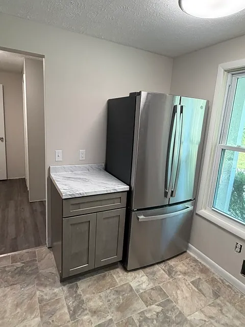 2 bed, 1.5 bath, 1300 sqft, $1,850 — Photo 2