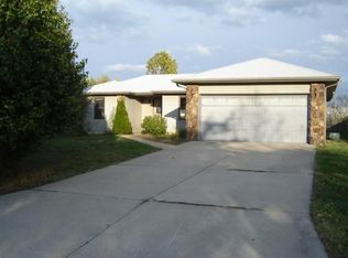 5466 Bradley Ave, Pleasant Hope, MO 65725