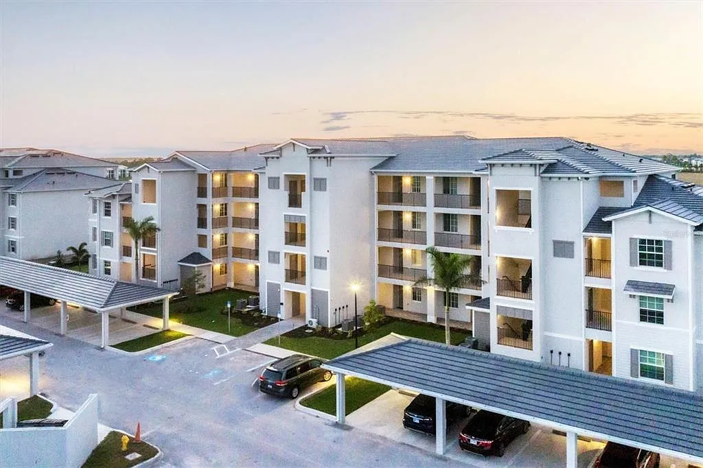 2 bed, 2.0 bath, 1120 sqft, $6,000 — Photo 2
