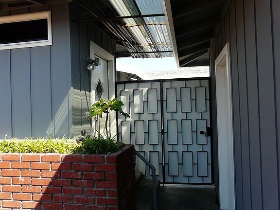 Front door&couryard entry