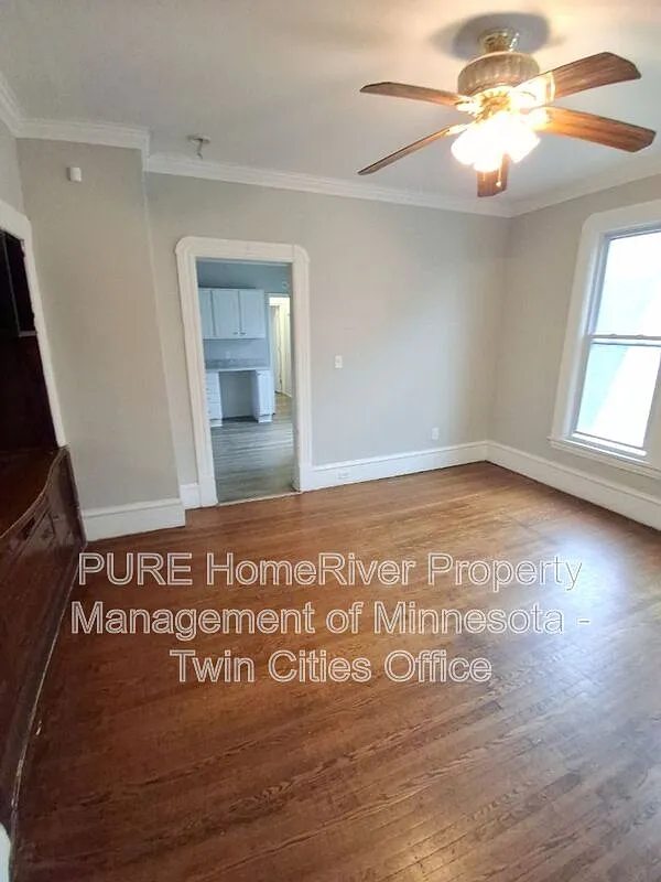 4 bed, 2.0 bath, 1400 sqft, $2,655 — Photo 4