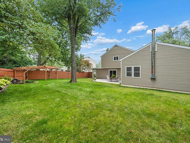19829 Spurrier Ave — Photo 45