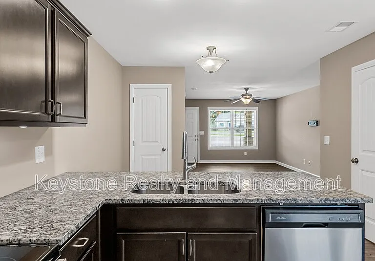 301 Landrum Pl #D — Photo 8