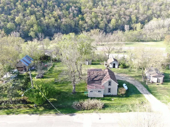 359 Hill St E, Hammond, MN 55991