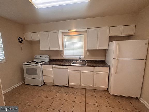 4th image of 11203 Dodson Ln
