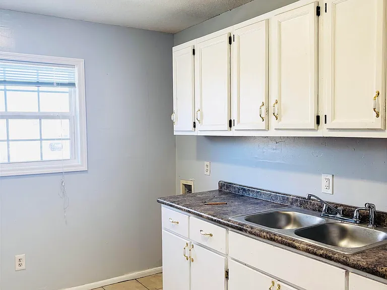 732 Avenue F #F — Photo 11