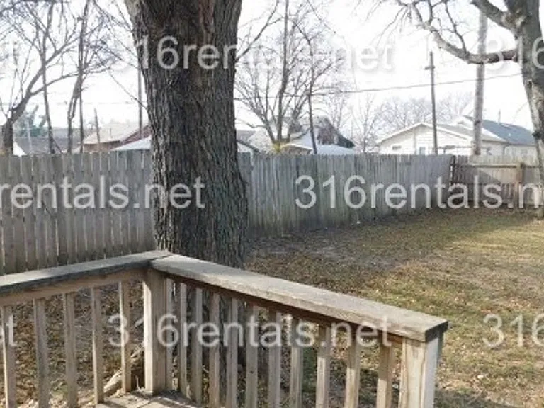 621 Osage St — Photo 14