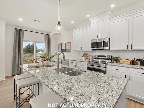 5th image of 3261 Calveylee Ln