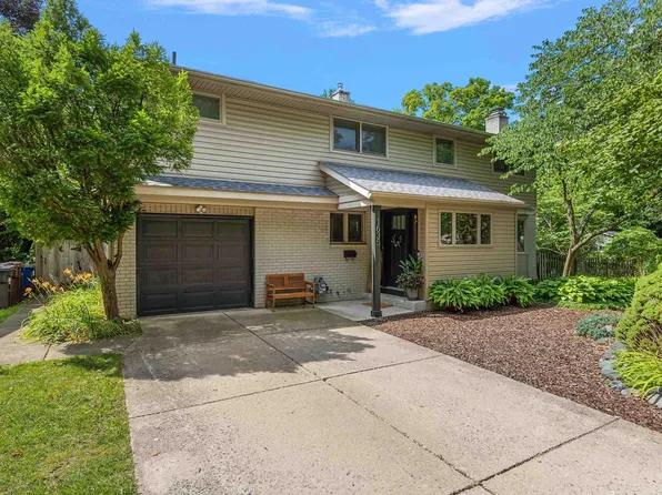 1635 Hillridge Blvd, Ann Arbor, MI 48103