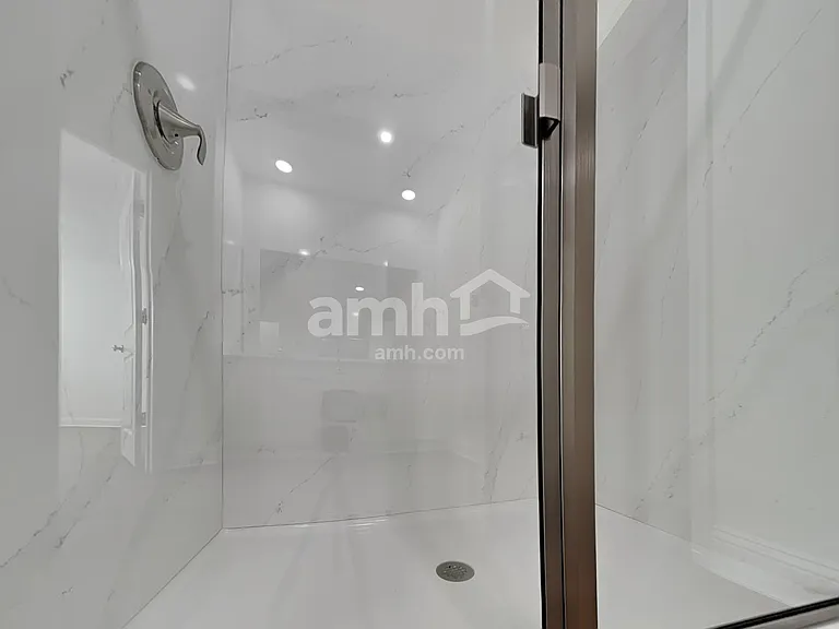 11446 Bay Hill Cir — Photo 17
