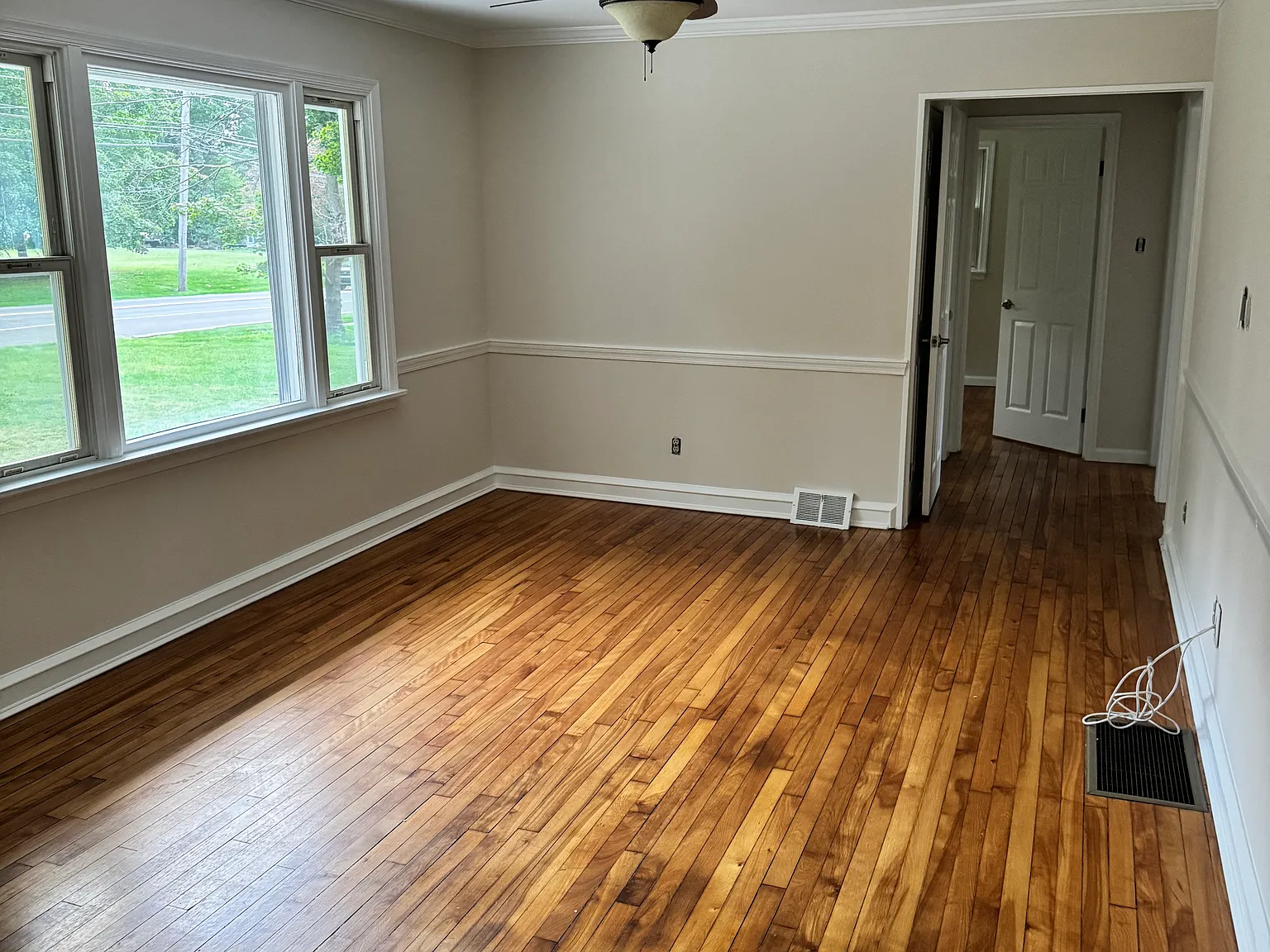 2 bed, 912 sqft, $2,500 — Photo 2
