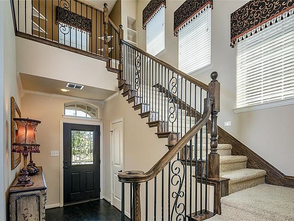 3rd image of 220 Vagon Castle Ln