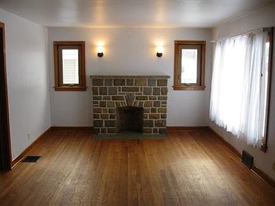 5th image of 1615 Main St