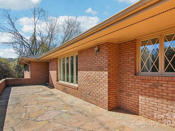 3rd image of 319 Ivy Hill Dr