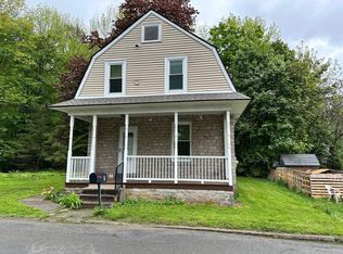 1 Town Rd, Chester, MA 01011