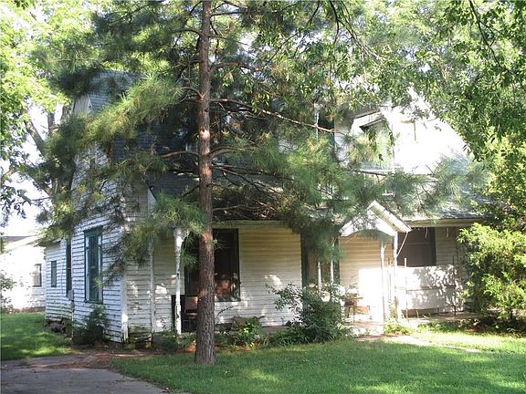 3rd image of 138 N Otis Ave