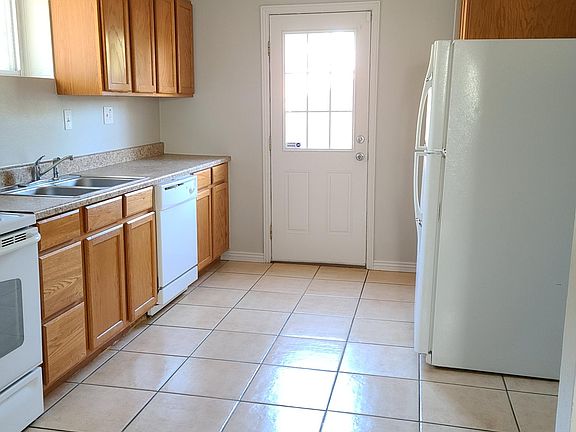 3rd image of 2035 S Milwaukee St