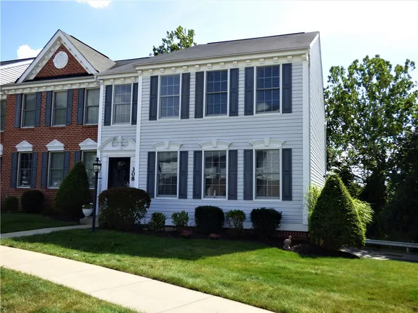 308 Trotwood Dr, Coraopolis, PA 15108