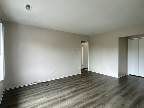 4th image of 4245 Quarry St #11