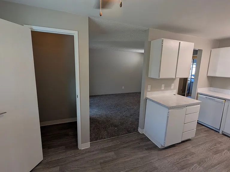 Stillwater Apartments — Photo 38