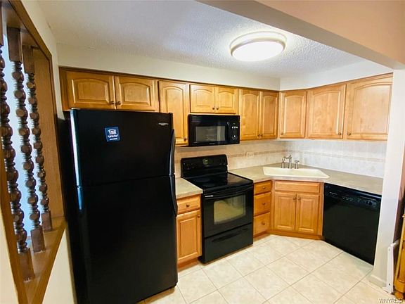 4th image of 114 Foxberry Dr #B